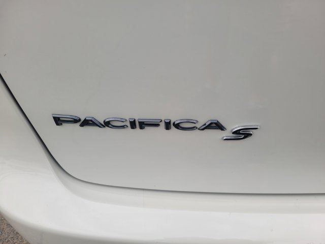 Used 2020 Chrysler Pacifica Touring-L w/ Advanced Safetytec Group FWD image 7