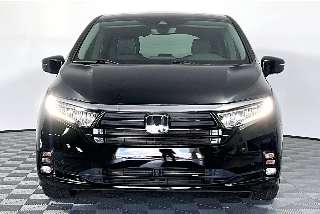 Used 2023 Honda Odyssey Elite image 3