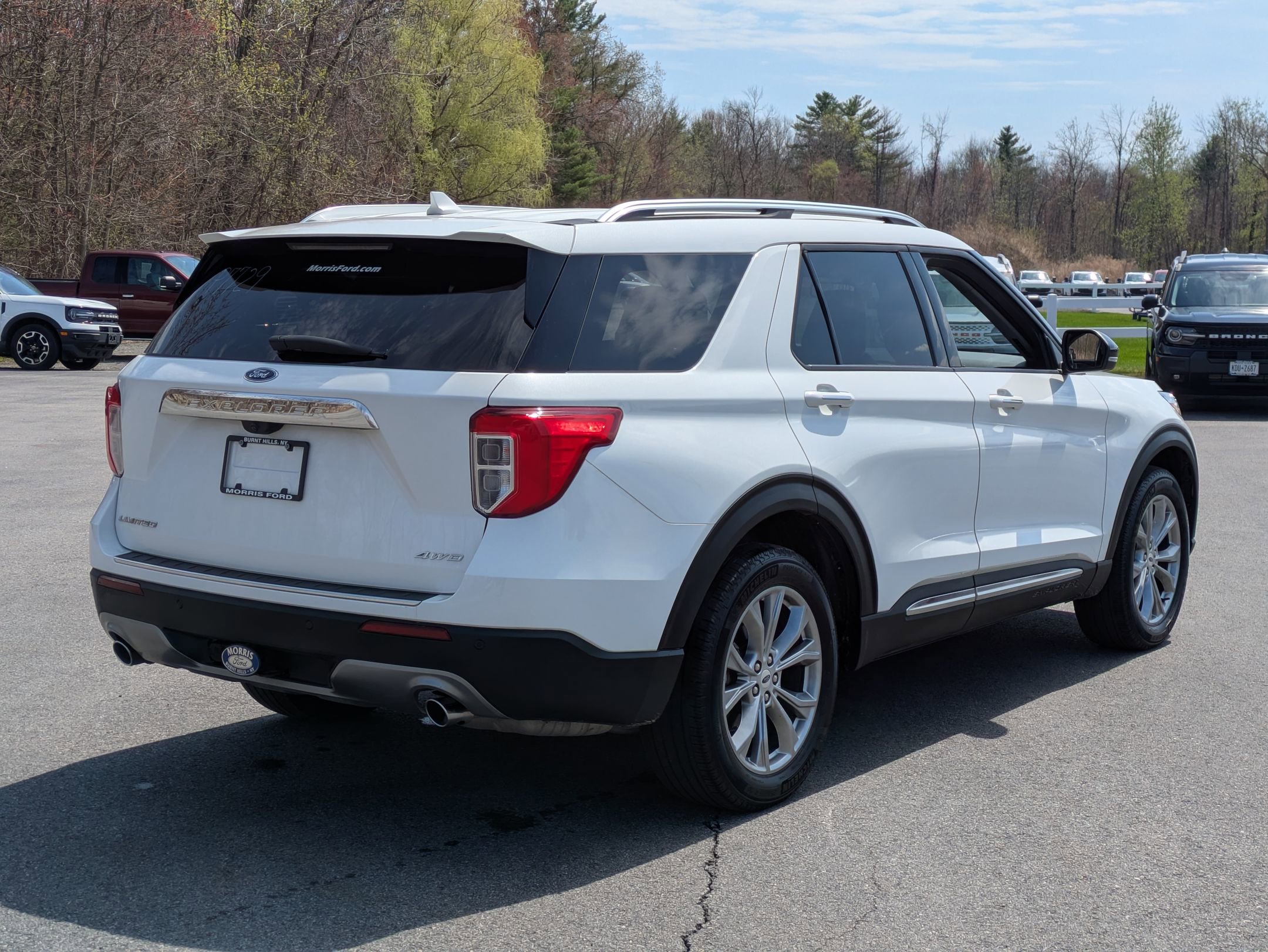 Certified 2023 Ford Explorer Limited w/ Limited Technology Package AWD/4WD image 3