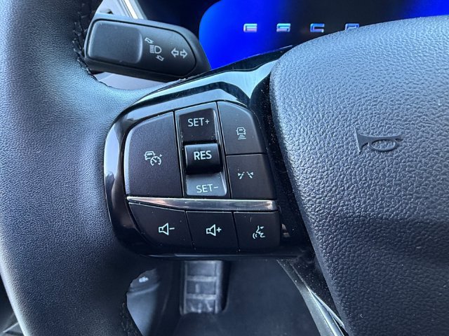 Certified 2025 Ford Escape Platinum AWD/4WD image 19
