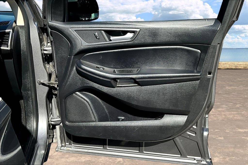 Certified 2021 Ford Edge SE FWD image 30
