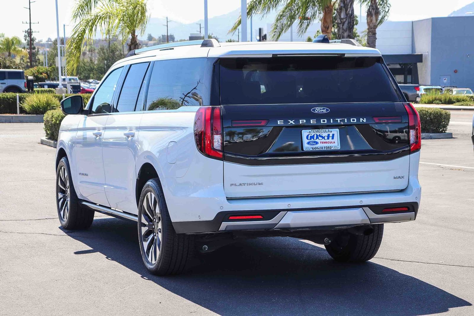 Certified 2025 Ford Expedition Max Platinum w/ Driver's Package AWD/4WD image 6