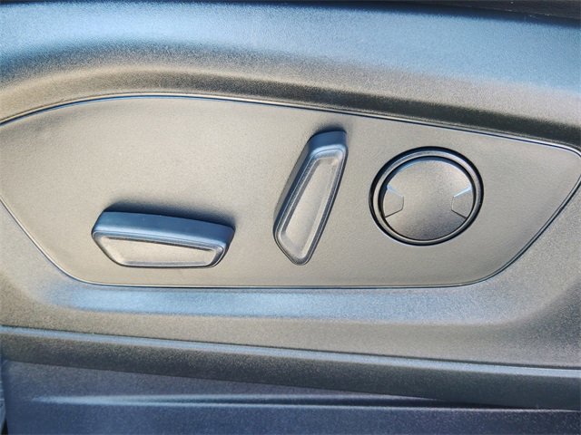 Certified 2022 Ford Explorer XLT w/ Equipment Group 202A image 9