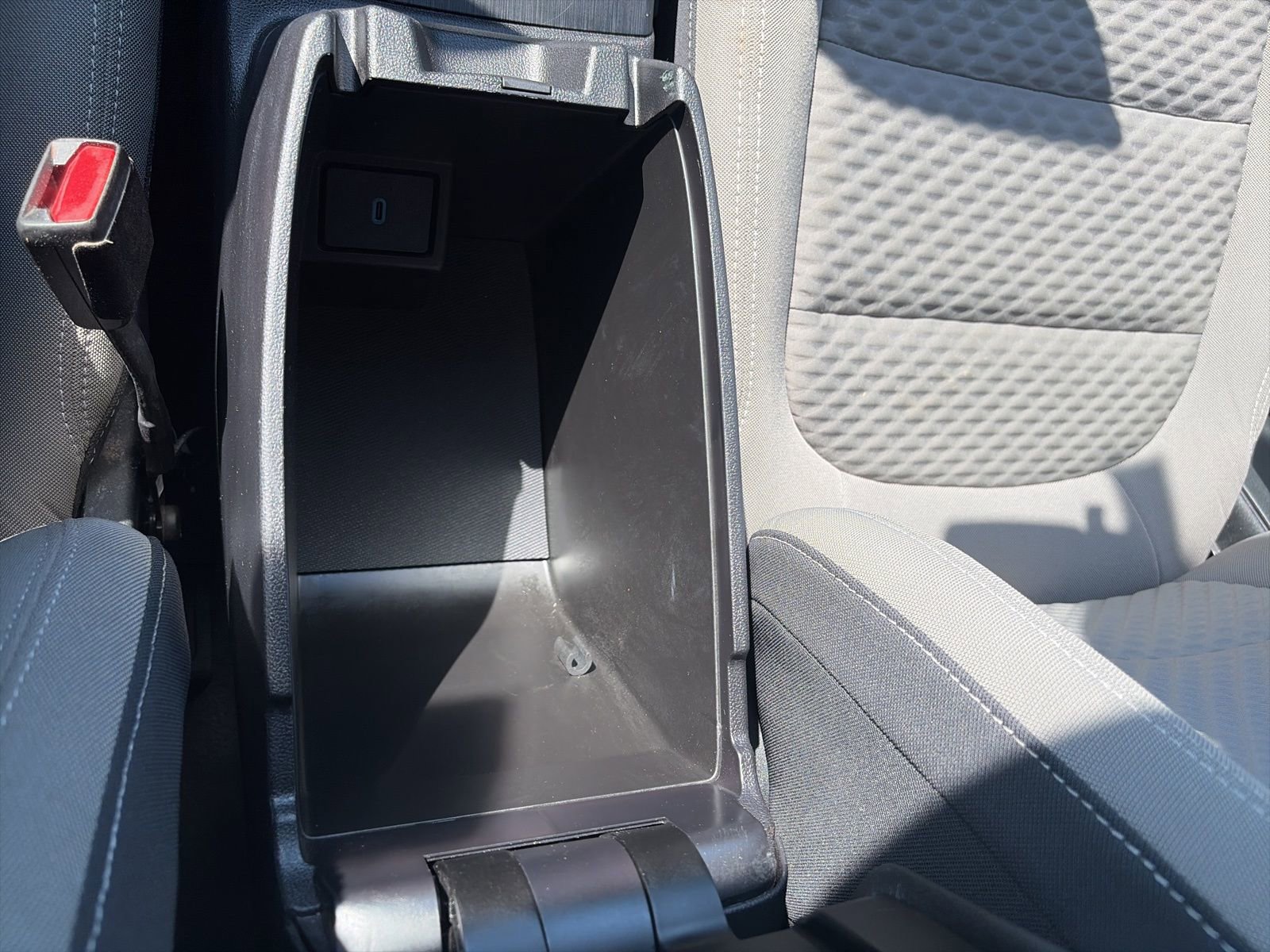 Certified 2020 Ford Escape SE image 22