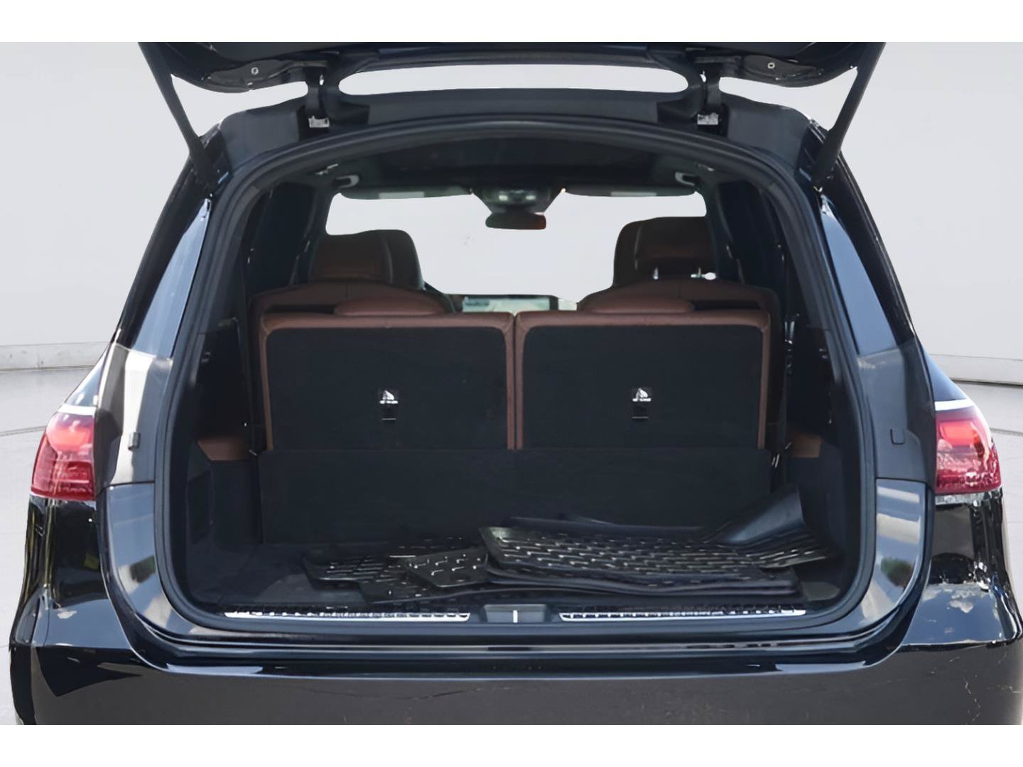 Used 2025 Mercedes-Benz GLS 450 4MATIC image 34