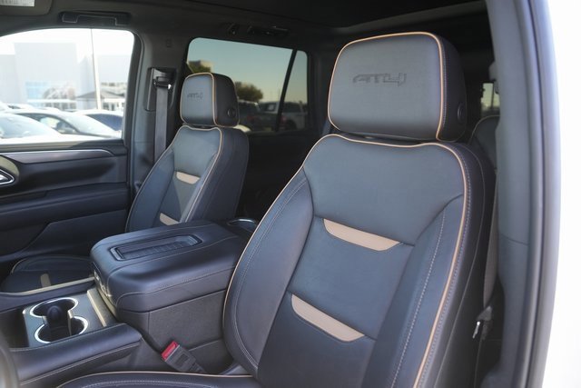 Used 2023 GMC Yukon AT4 w/ Technology Package image 10