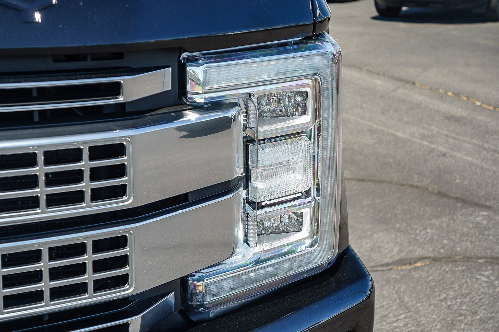 Certified 2017 Ford F250 Platinum w/ Platinum Ultimate Package image 8