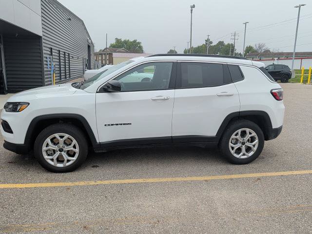 Used 2025 Jeep Compass Latitude w/ Sun & Sound Group AWD/4WD image 2