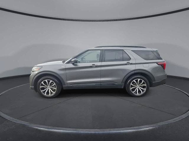 Certified 2025 Ford Explorer ST-Line AWD/4WD image 5