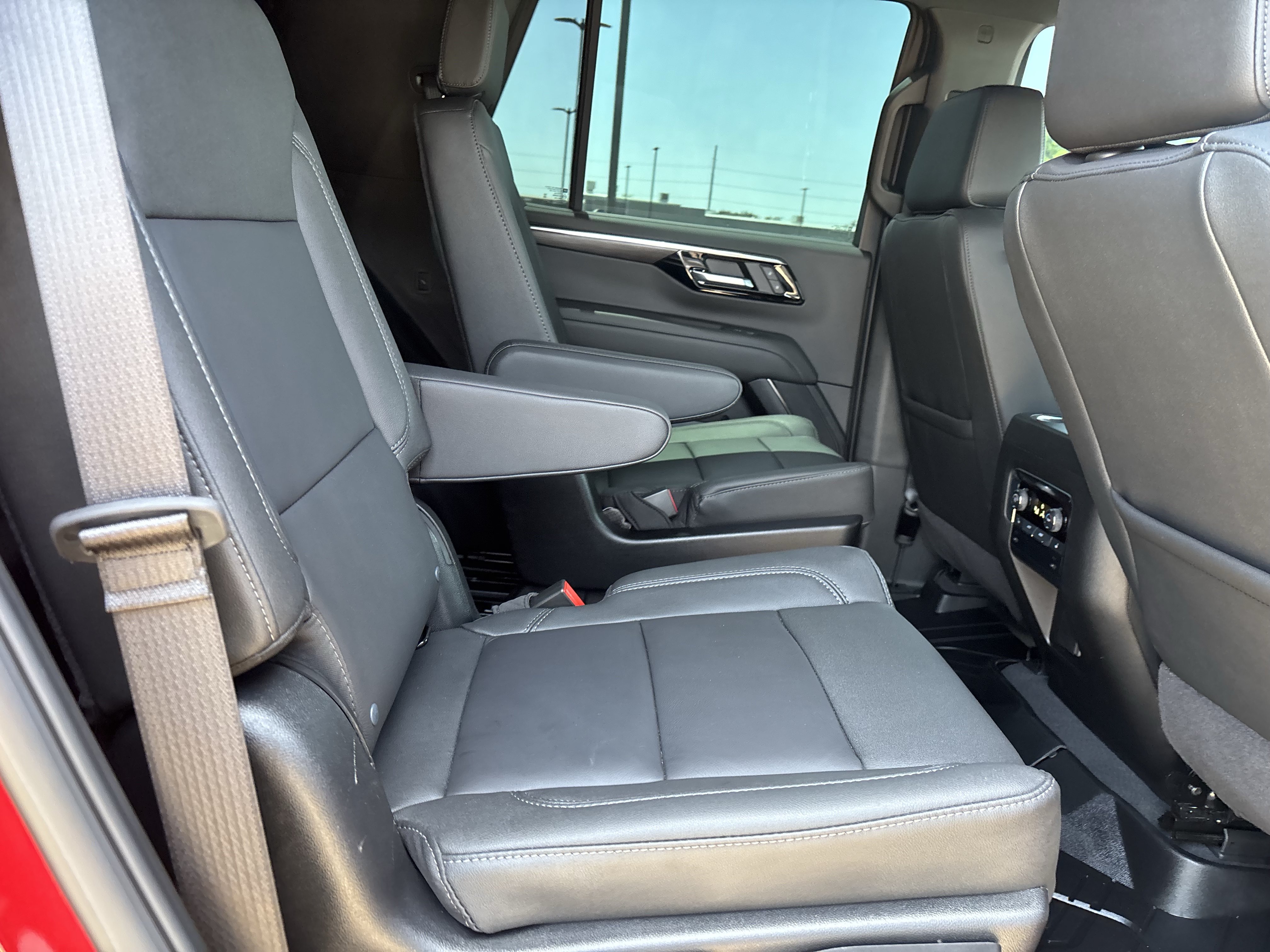 Used 2026 Chevrolet Tahoe LT w/ Comfort Package RWD image 22