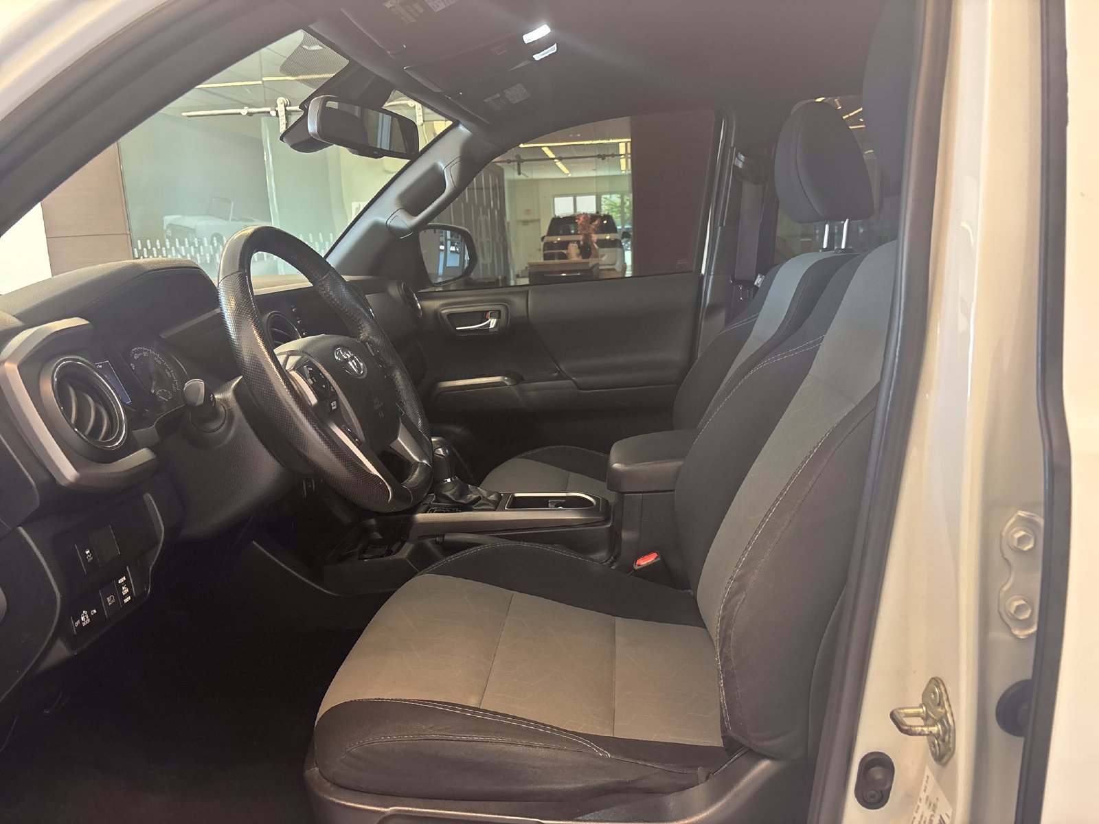 Used 2021 Toyota Tacoma TRD Sport RWD image 13