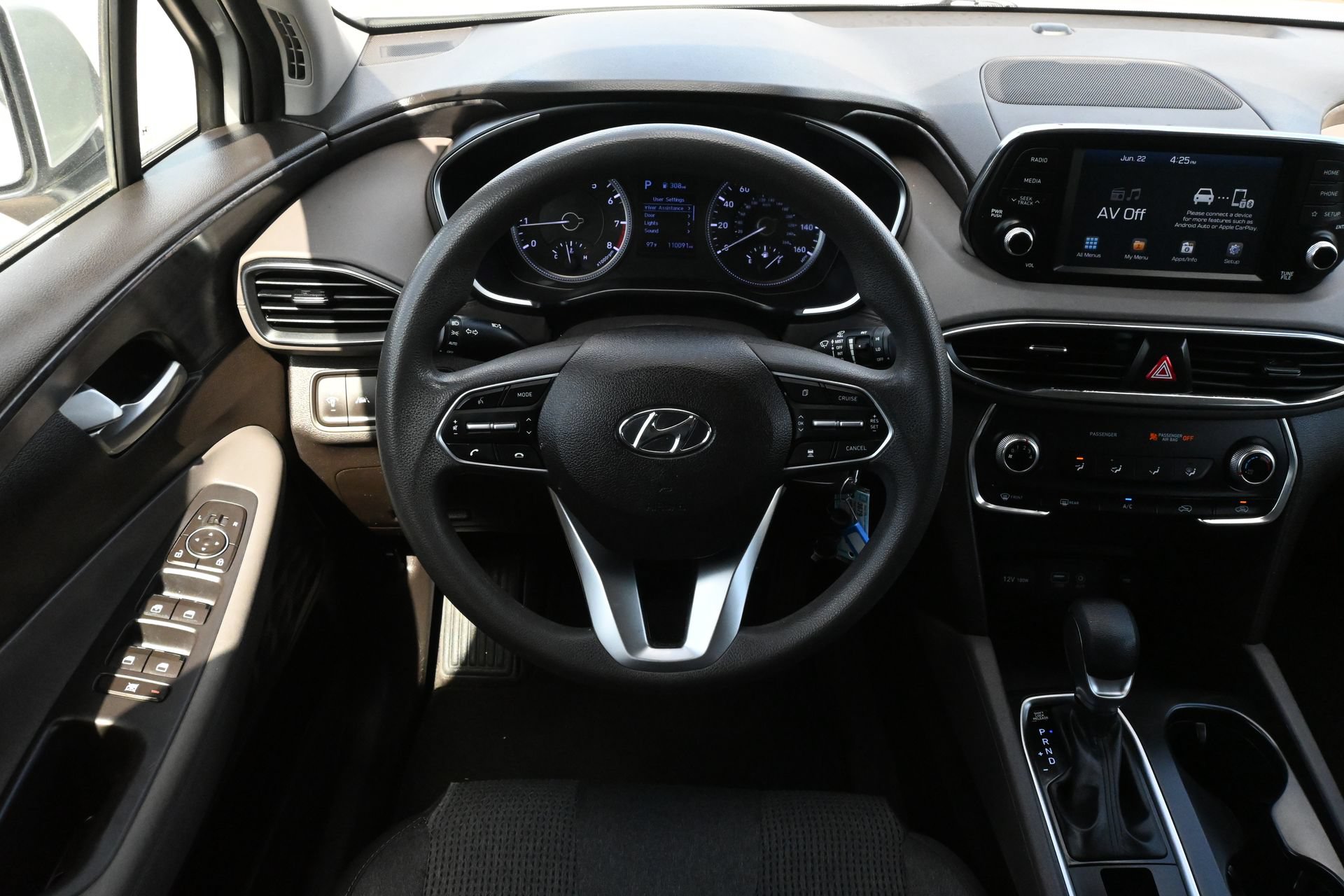 Used 2020 Hyundai Santa Fe SE w/ Cargo Package FWD image 6