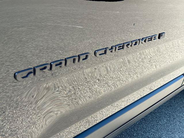 Used 2023 Jeep Grand Cherokee Altitude AWD/4WD image 20