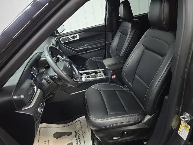 Certified 2020 Ford Explorer XLT w/ Equipment Group 202A AWD/4WD image 35