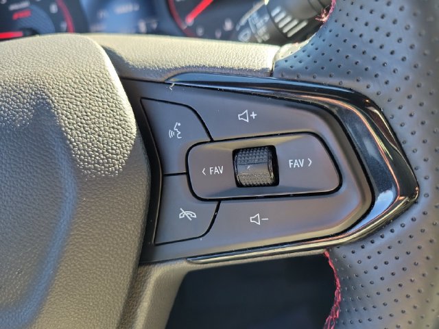 Used 2026 Chevrolet Trax RS w/ Sunroof Package FWD image 24