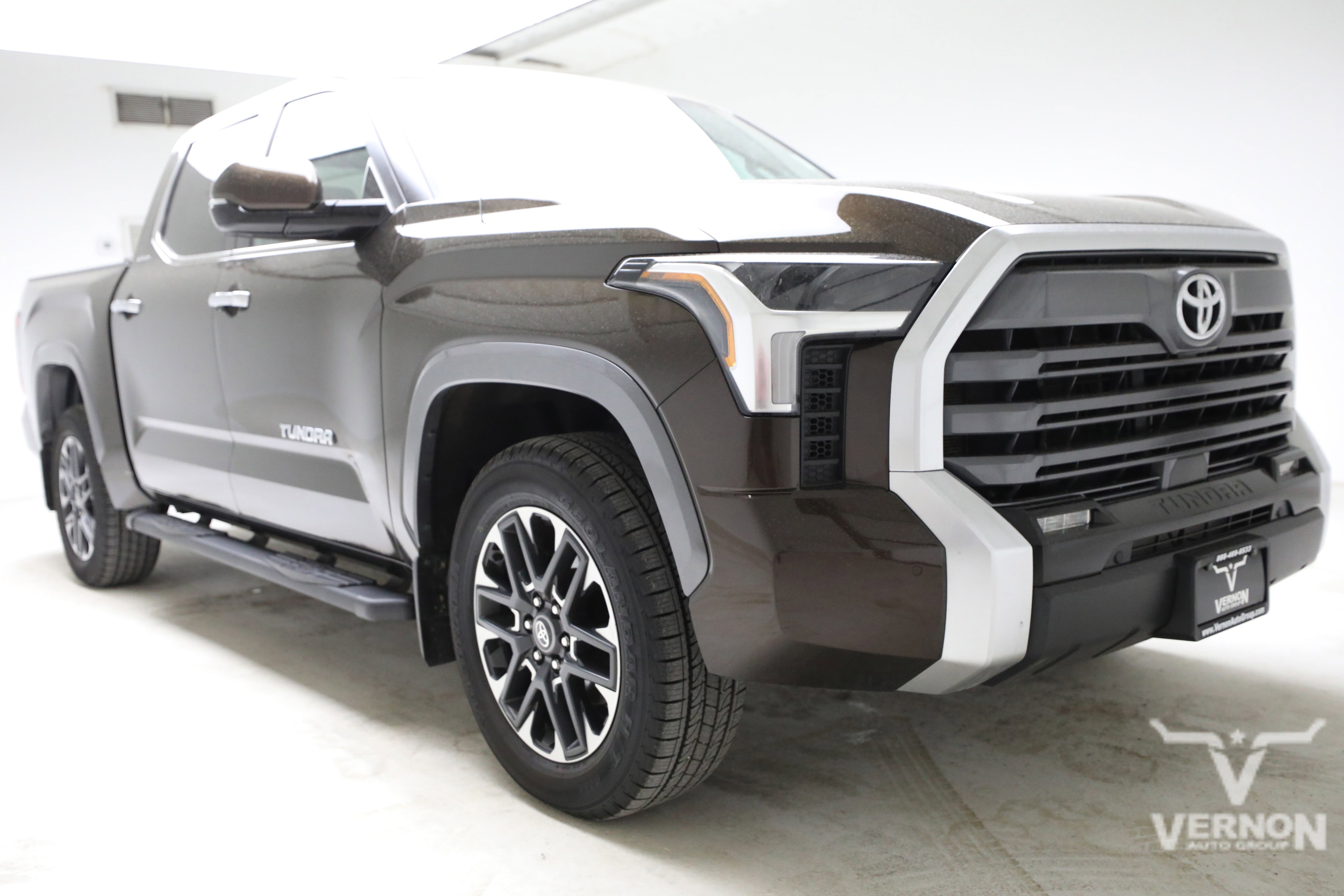 Used 2025 Toyota Tundra Limited w/ Power Package AWD/4WD image 7