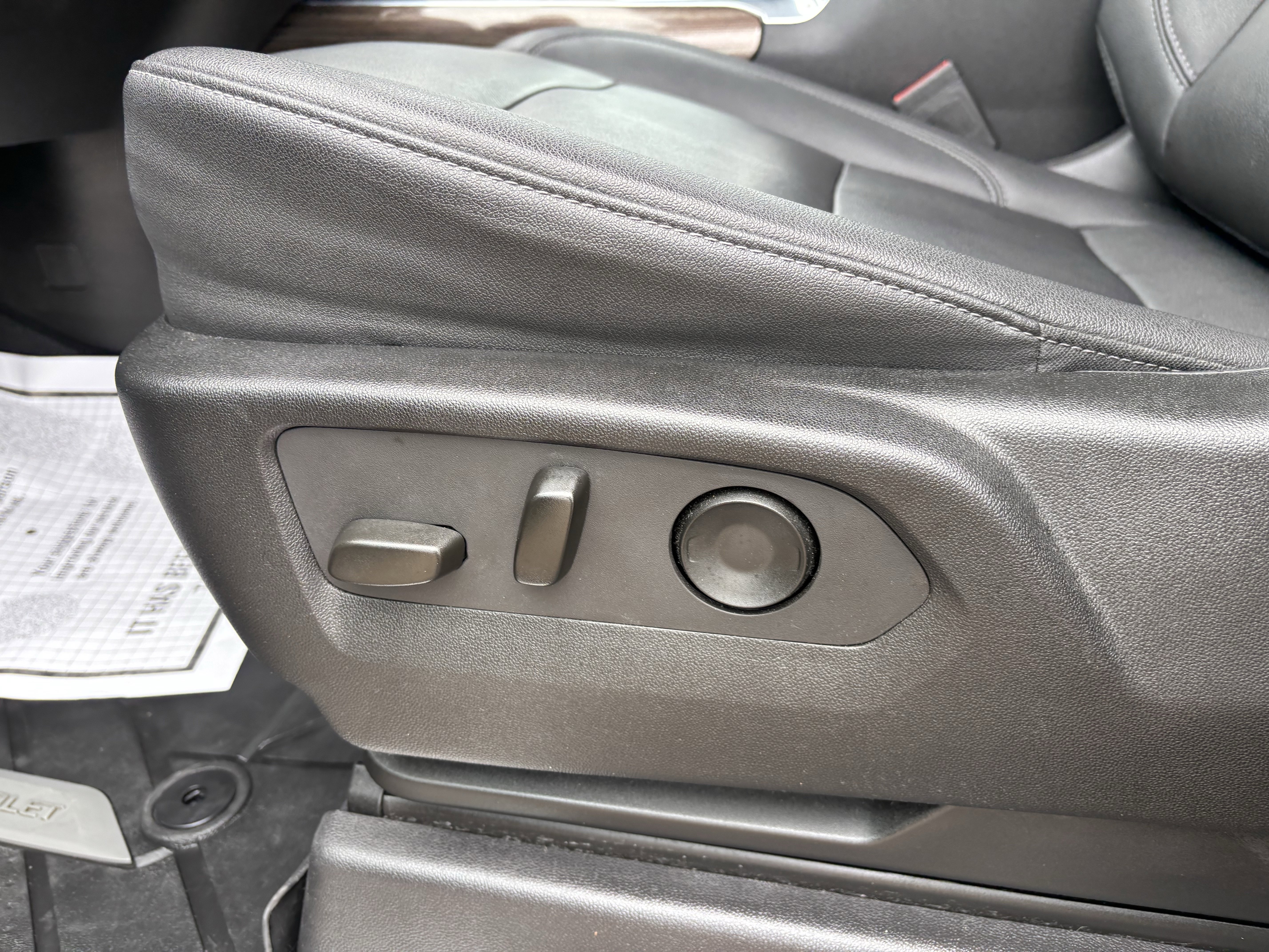 Used 2023 Chevrolet Silverado 1500 RST RWD image 13