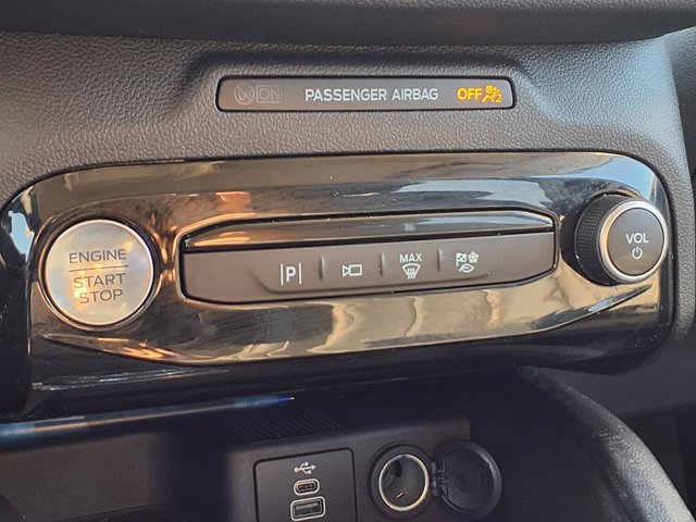 Certified 2025 Ford Escape Platinum w/ Premium Technology Package image 14