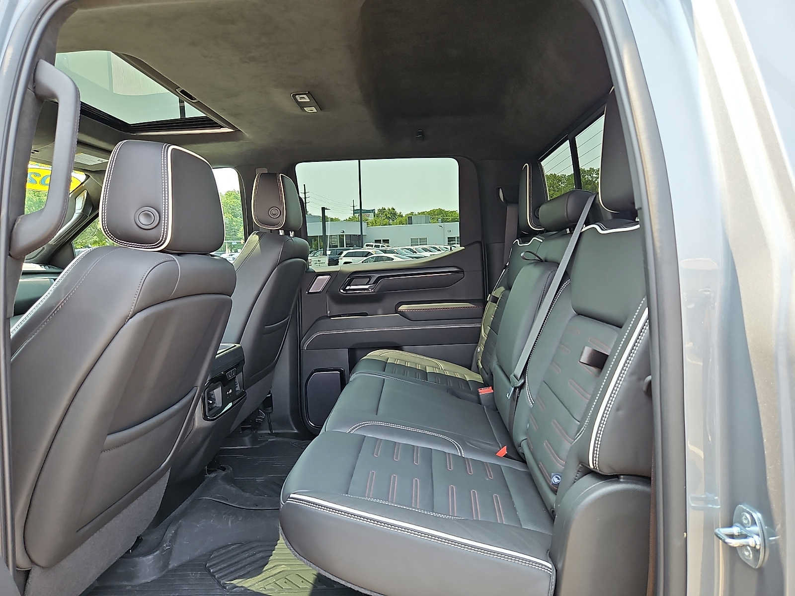Used 2023 GMC Sierra 1500 AT4X w/ AT4X AEV Edition AWD/4WD image 11