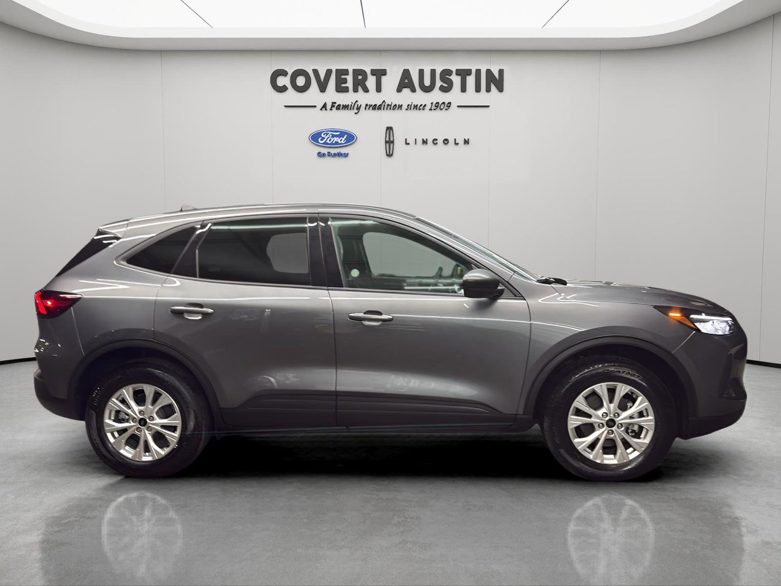 Certified 2025 Ford Escape Active image 6