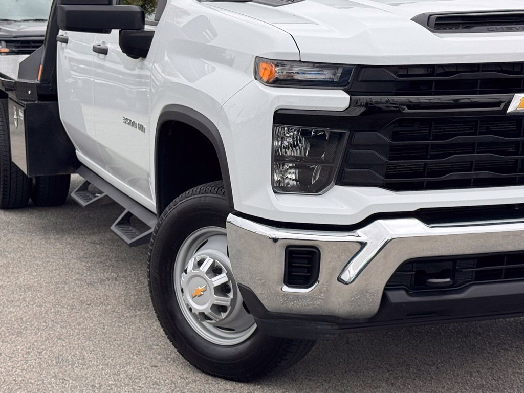 Used 2024 Chevrolet Silverado 3500 W/T w/ WT Convenience Package AWD/4WD image 4