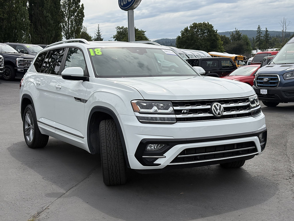 Used 2018 Volkswagen Atlas SEL w/ R-Line Package AWD/4WD image 4