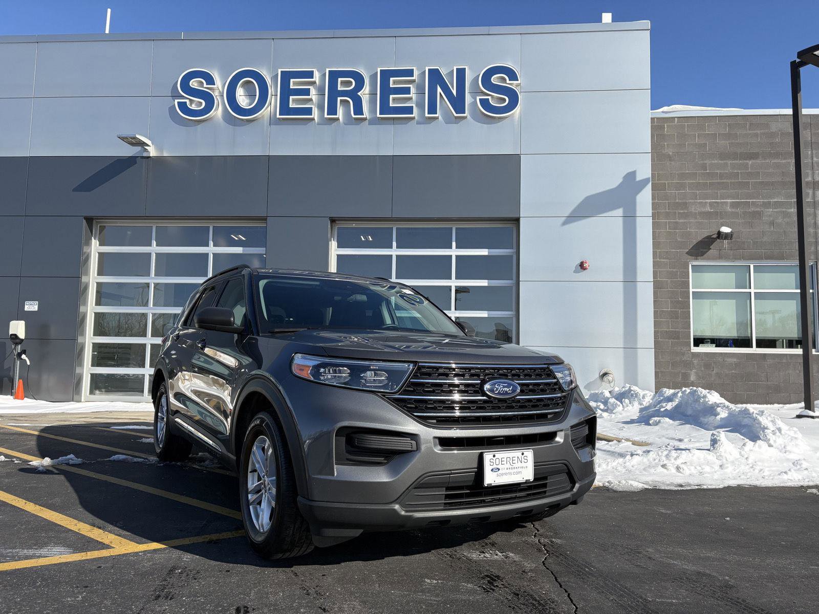 Certified 2023 Ford Explorer XLT w/ Class IV Trailer Tow Package image 1