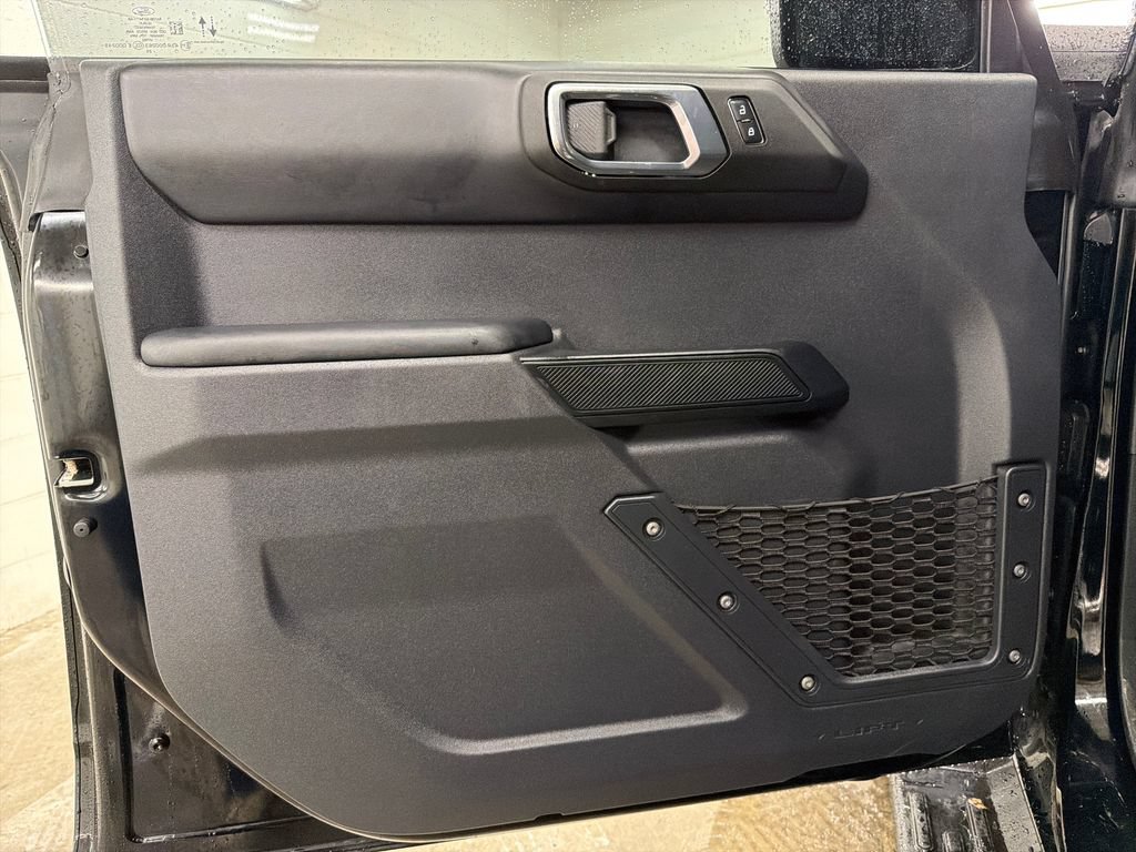 Certified 2025 Ford Bronco Outer Banks AWD/4WD image 16