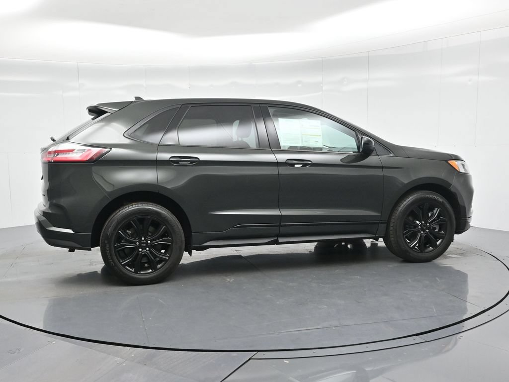 Certified 2022 Ford Edge SE w/ Black Appearance Package AWD/4WD image 26