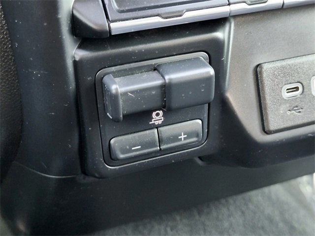 Used 2020 Chevrolet Silverado 3500 LT image 24