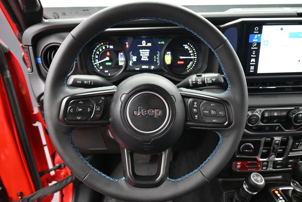 Used 2025 Jeep Wrangler Unlimited Rubicon 4xe w/ Safety Group AWD/4WD image 11