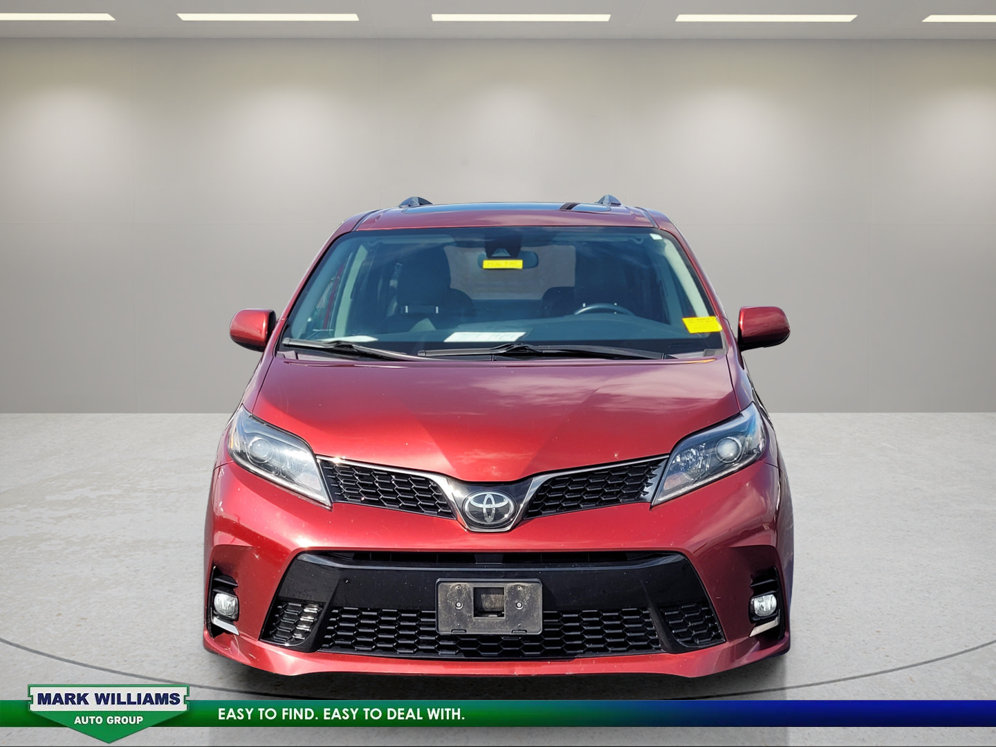 Used 2018 Toyota Sienna SE w/ SE Preferred Package FWD image 9