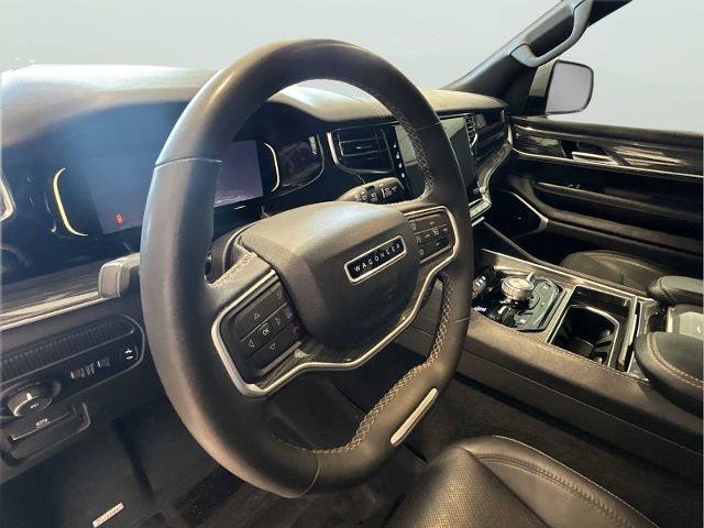 Used 2022 Jeep Wagoneer Series III w/ Premium Group I AWD/4WD image 9