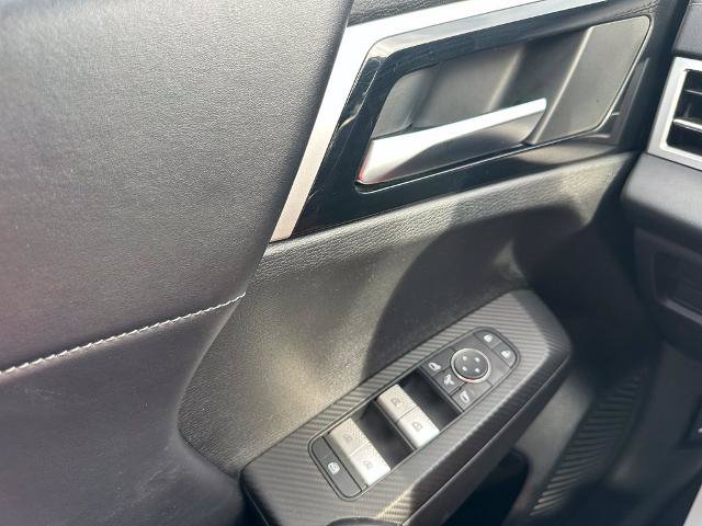 Used 2024 Mitsubishi Outlander SE AWD/4WD image 14