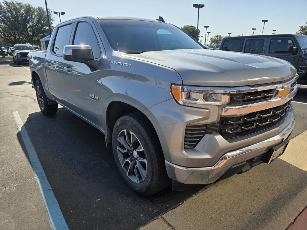 Used 2024 Chevrolet Silverado 1500 LT w/ Convenience Package II RWD image 2