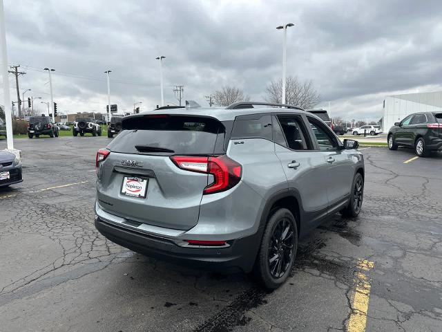 Used 2023 GMC Terrain SLE w/ Driver Convenience Package FWD image 7