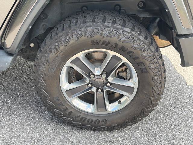 Used 2018 Jeep Wrangler Unlimited Sahara AWD/4WD image 21