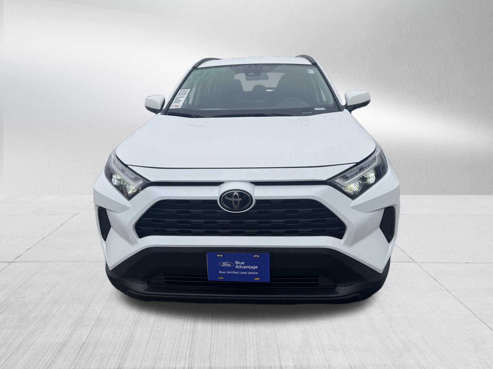 Used 2025 Toyota RAV4 XLE AWD/4WD image 2