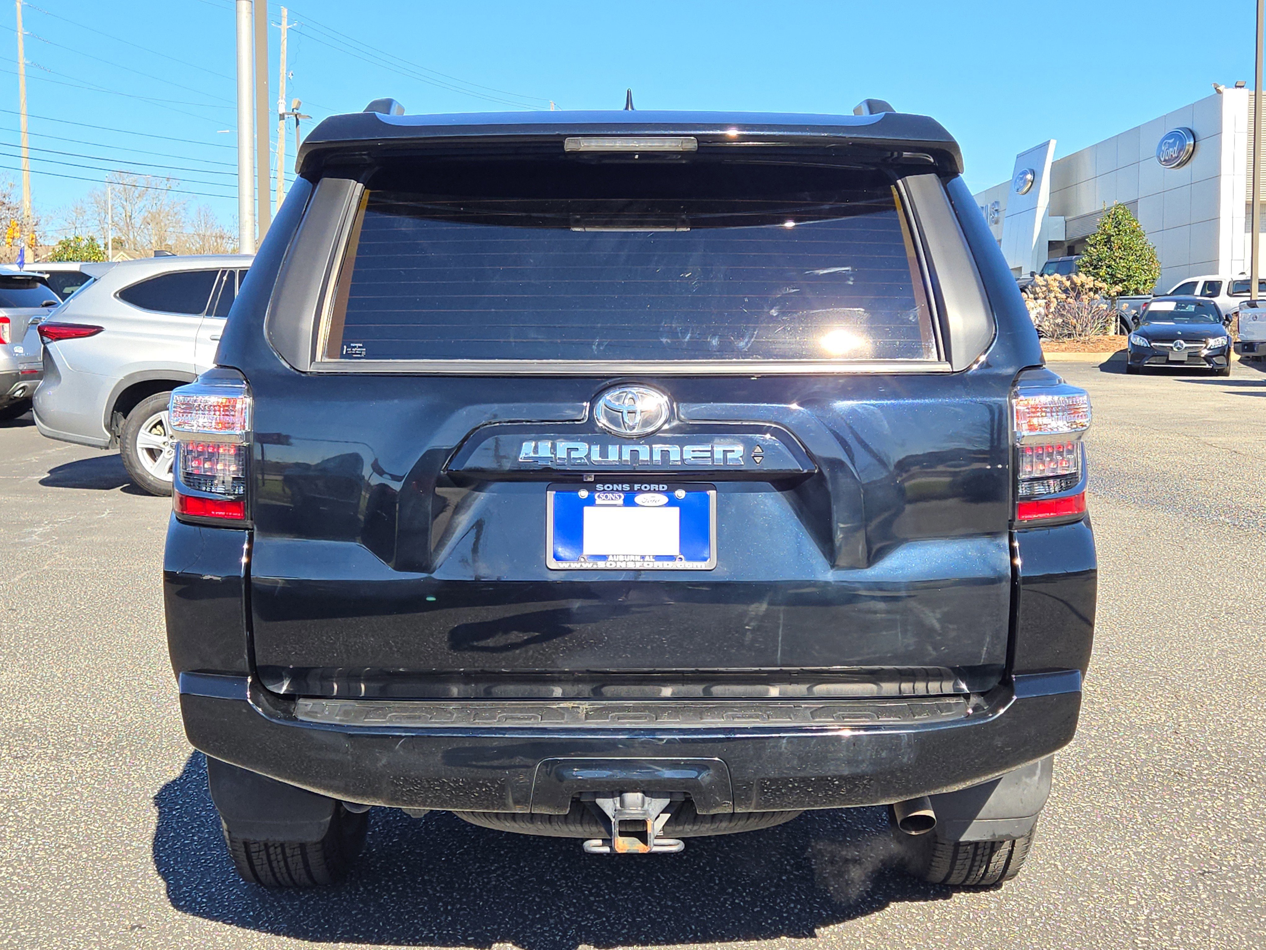 Used 2023 Toyota 4Runner SR5 image 5