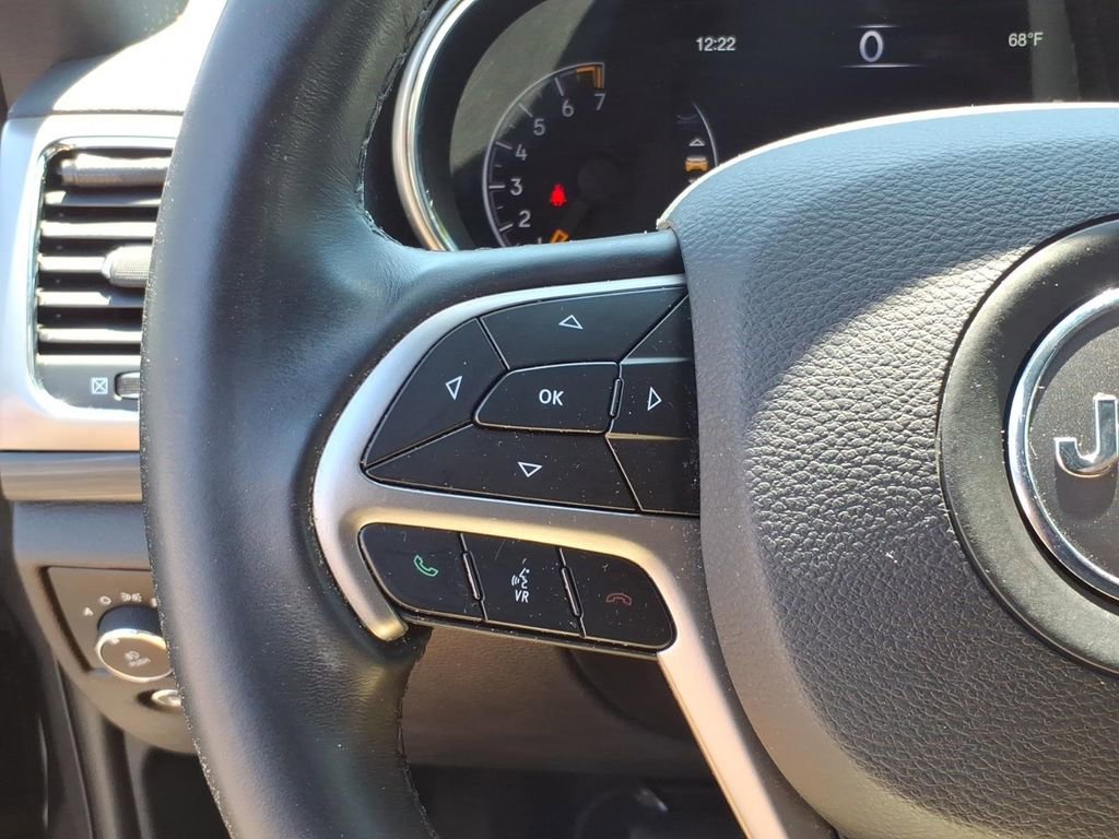 Used 2019 Jeep Grand Cherokee Laredo AWD/4WD image 17