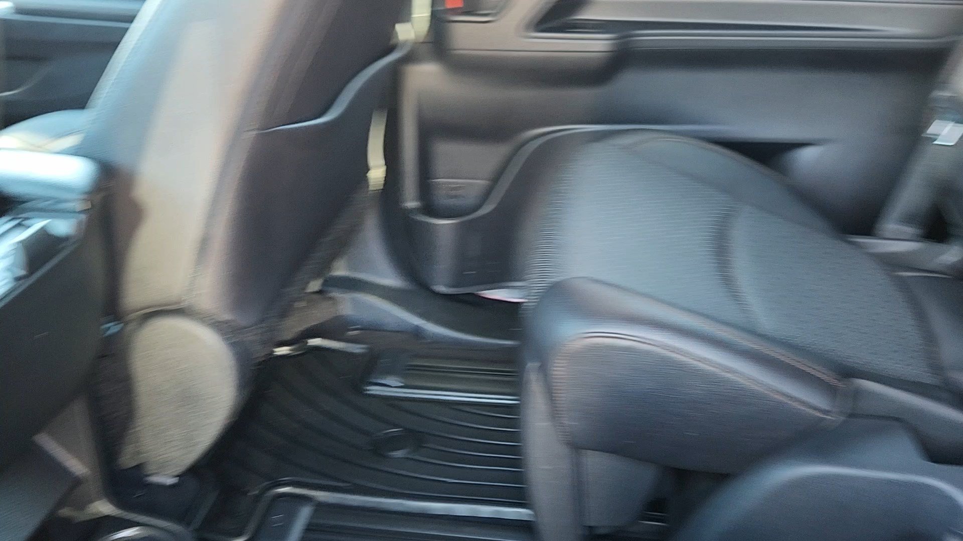 Used 2025 Toyota Sienna Limited AWD/4WD image 30