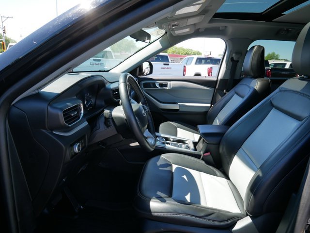 Certified 2023 Ford Explorer XLT w/ Equipment Group 202A AWD/4WD image 7