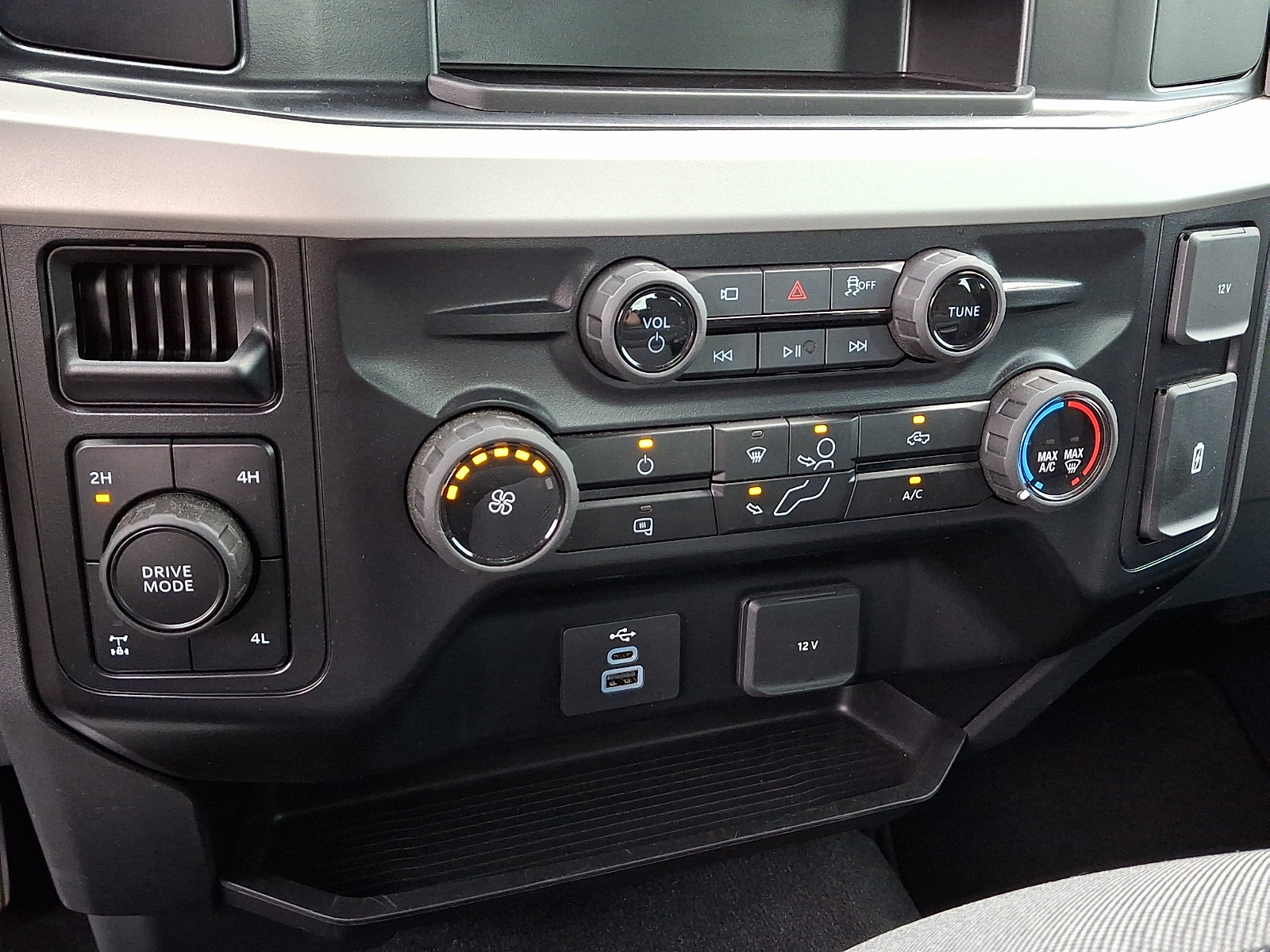 Certified 2025 Ford F350 XL w/ STX Appearance Package AWD/4WD image 22