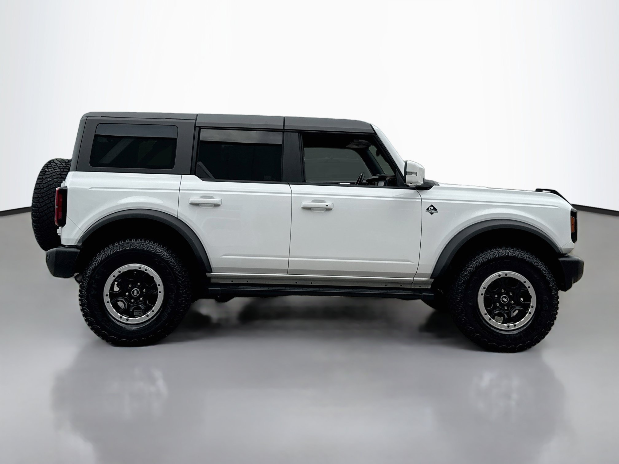 Certified 2023 Ford Bronco Outer Banks w/ Sasquatch Package AWD/4WD image 8