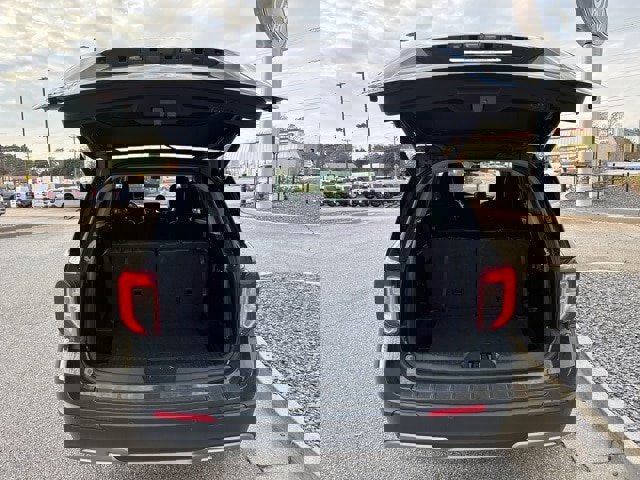 Certified 2022 Ford Explorer XLT w/ Equipment Group 202A image 30