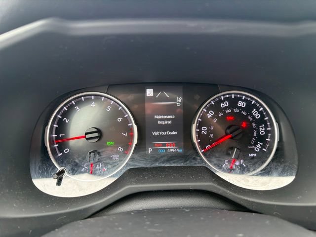 Used 2022 Toyota RAV4 XLE Premium FWD image 10