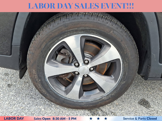Used 2019 Jeep Cherokee Limited AWD/4WD image 28