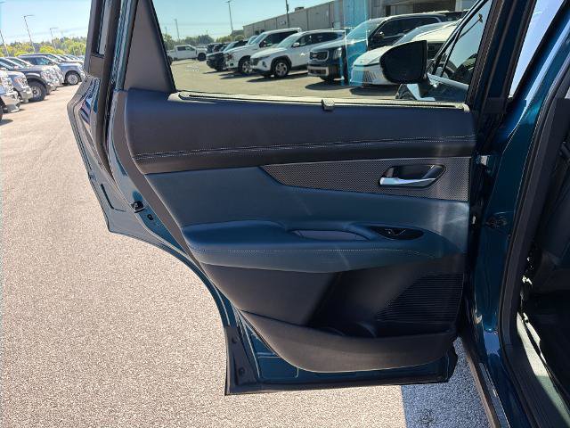 Used 2025 Nissan Murano Platinum AWD/4WD image 31
