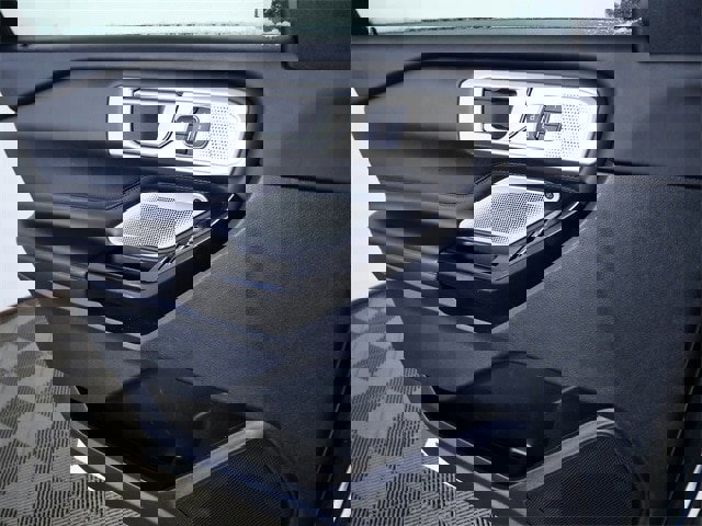 Certified 2021 Ford Explorer Platinum w/ Equipment Group 601A image 26