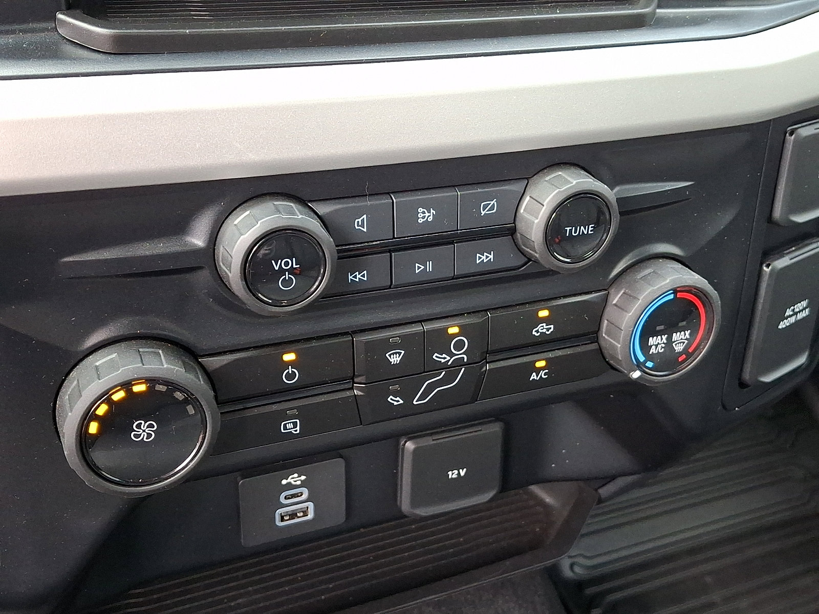 Certified 2024 Ford F450 XLT w/ FX4 Off-Road Package AWD/4WD image 15